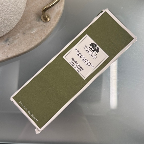 Origins Mega-Mushroom Micellar Cleanser in Olive Green - Picture 2 of 4